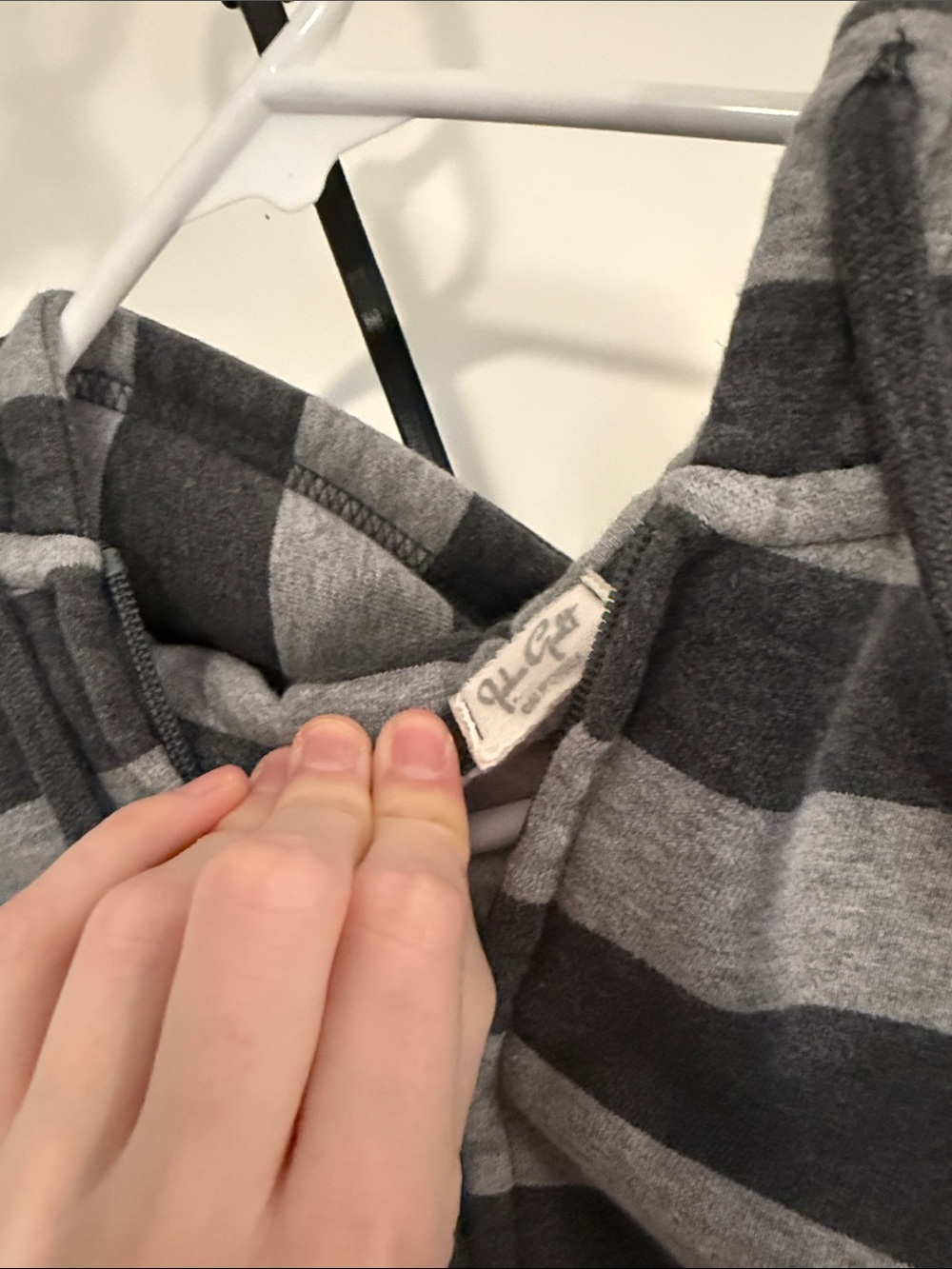Brandy Melville John Galt ‘regular fit’ Striped hoodie - Picture 5 of 9